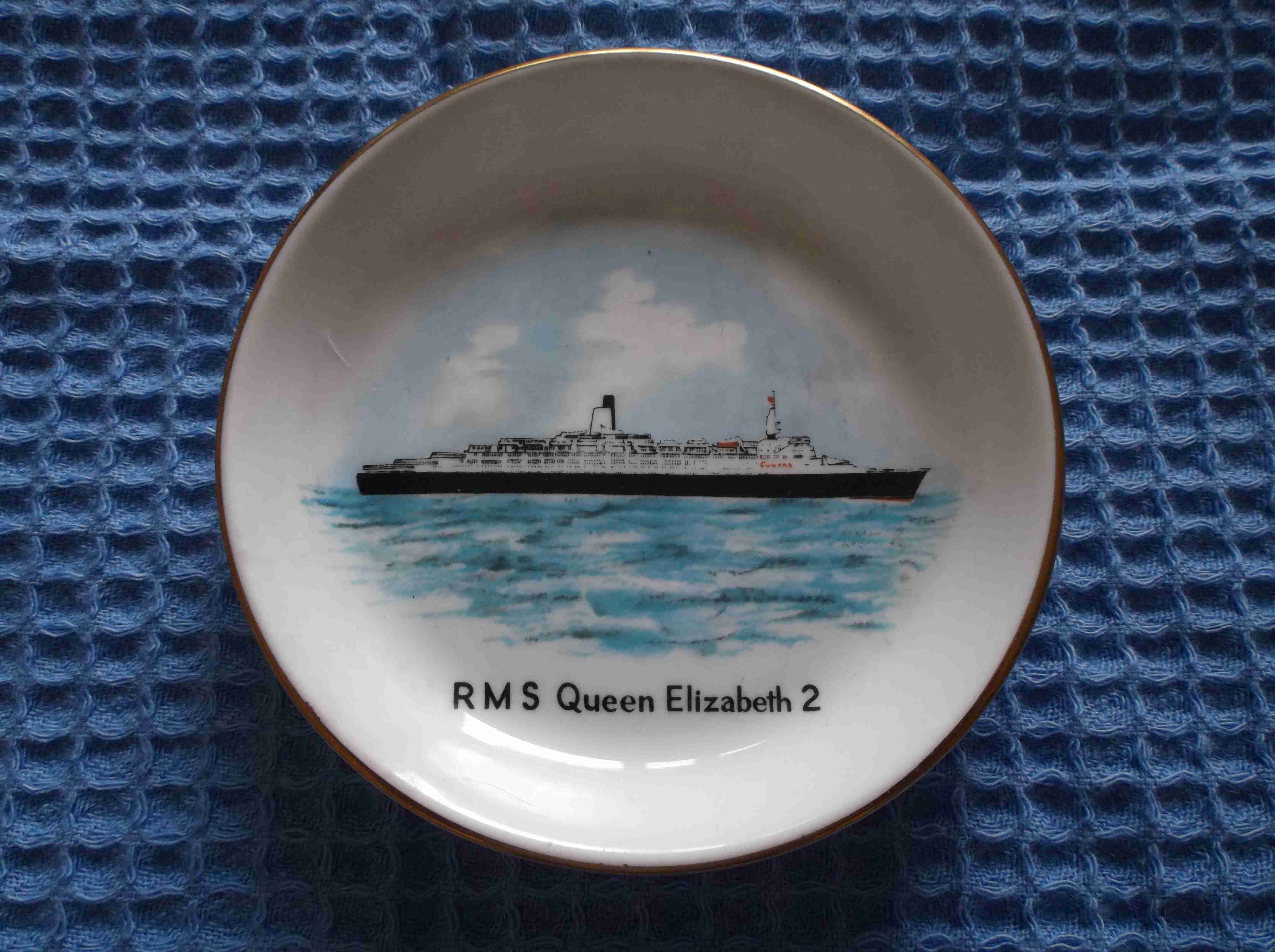 STAFFORDSHIRE BONE CHINA DISH FROM THE RMS QUEEN ELIZABETH 2